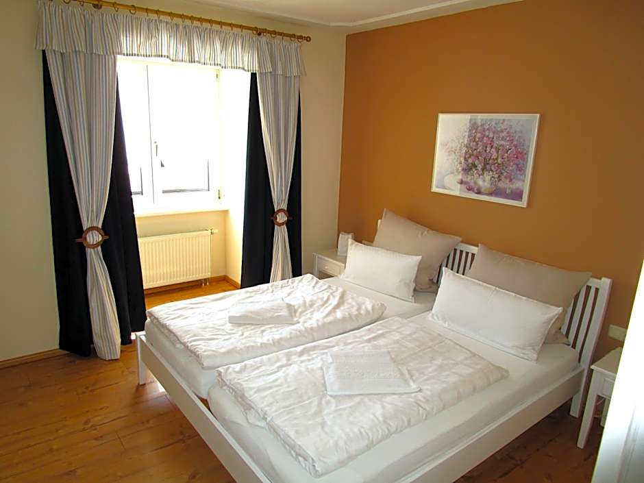 Hotel garni SEESCHLÖSSCHEN