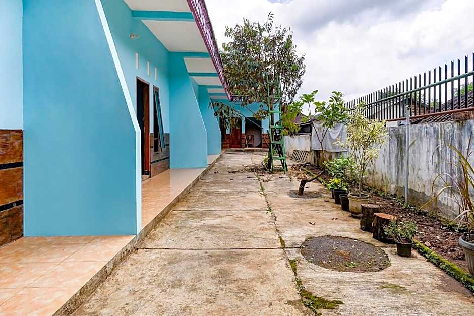 OYO Life 90879 Ara Predator Funpark