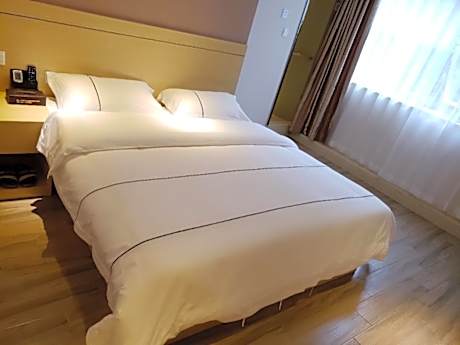 NuanJiaoLuo Hotel