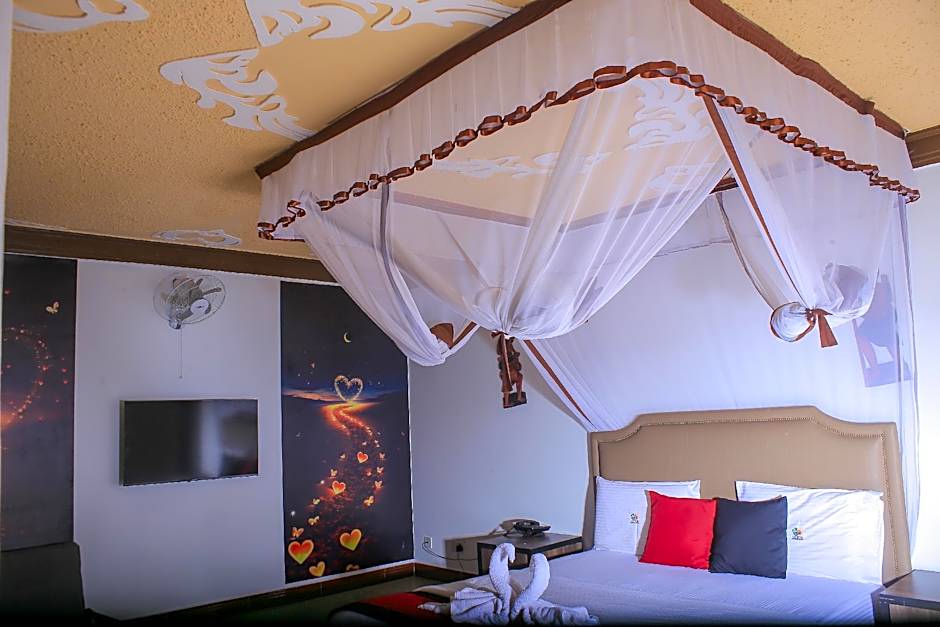 Photo 1 of 15 of Honeymoon Suite
