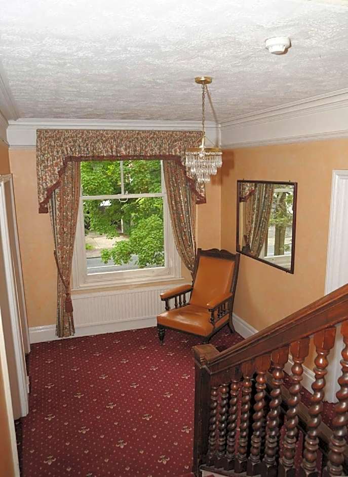 Wimblehurst Hotel