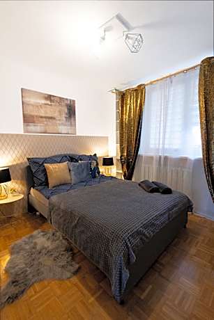 Standard Double Room with Shared Bathroom