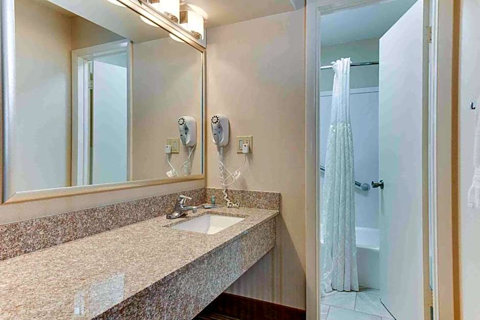 Best Western Movie Manor