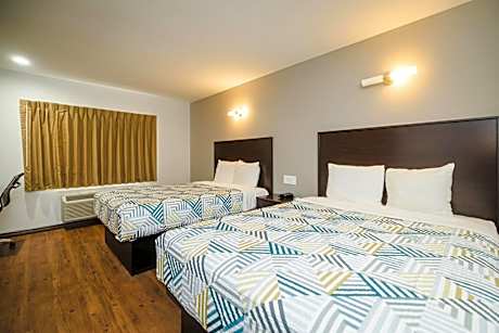 Apartment with Two Queen Beds and Kitchen - Non-Smoking