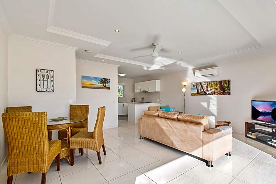 Noosa River Palms