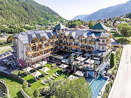 Tevini Dolomites Charming Hotel