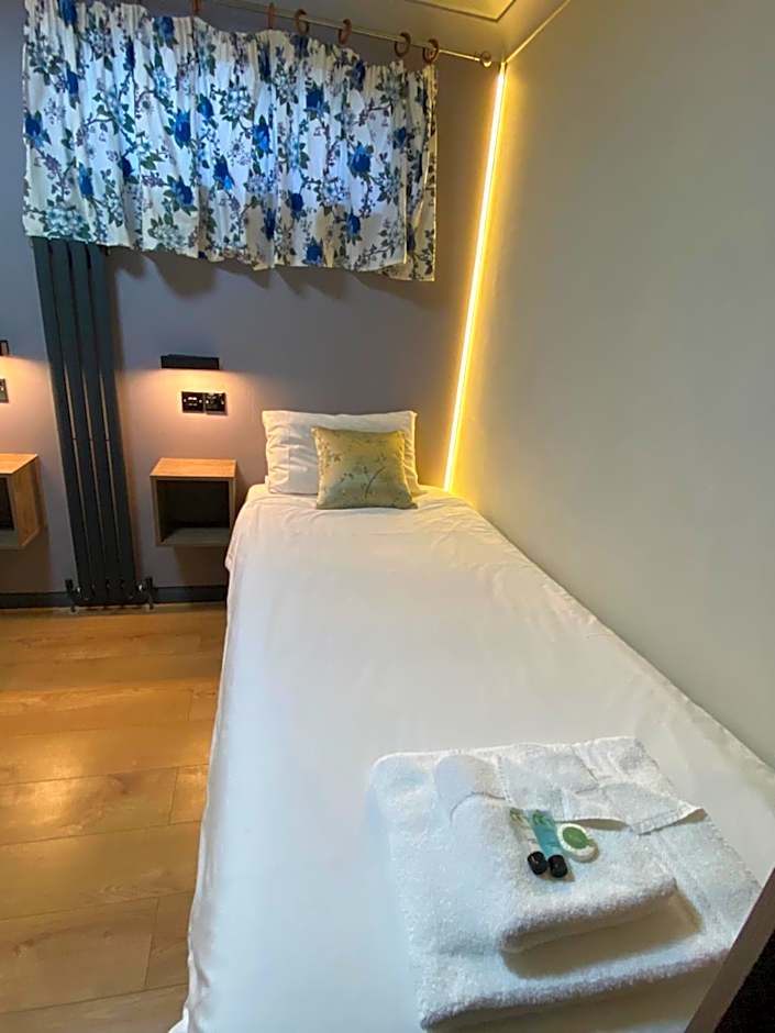 Hollybush Guest House