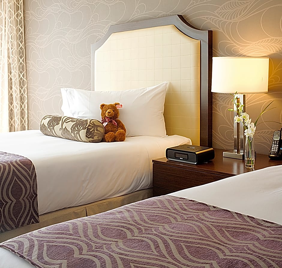 Pinnacle Hotel At The Pier