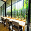 Quintessa Hotel Tokyo Haneda Comic and Books