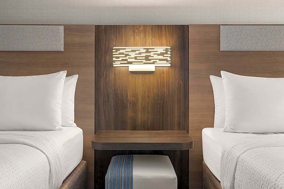 Holiday Inn Express & Suites Buford NE - Lake Lanier by IHG