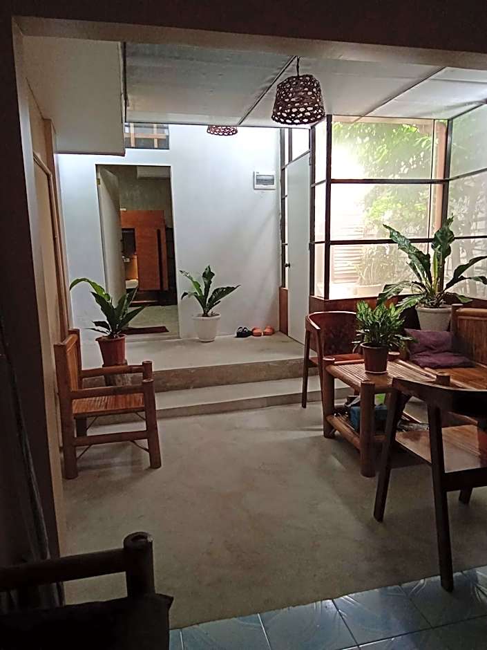 Laguno Hostel and Guest House