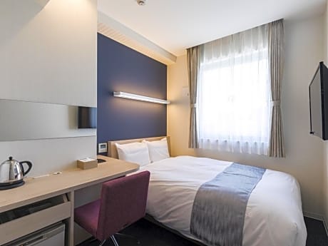 Single Room with Complimentary Light Breakfast - Non-Smoking
