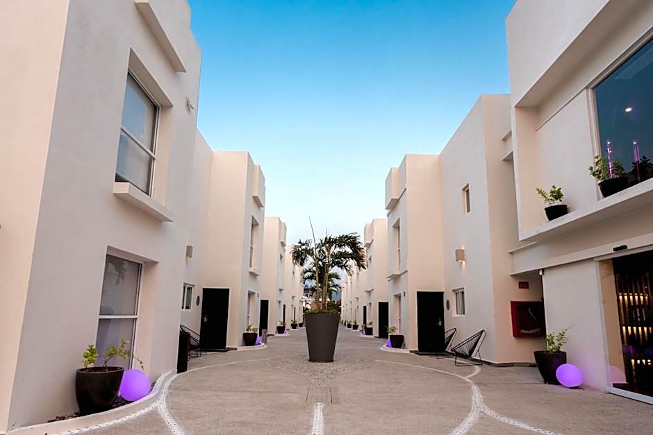 HS HOTSSON Acapulco Villas