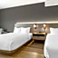 Comfort Inn & Suites Newark Liberty International Airport