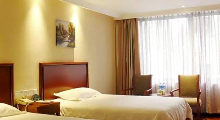 GreenTree Inn Liangyungang Donghai New Bus Station Express Hotel