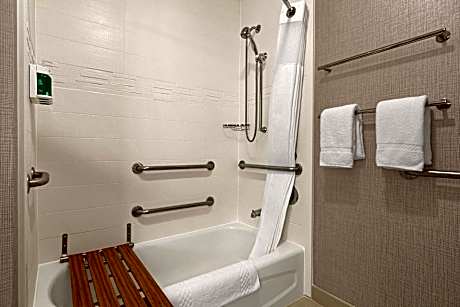 Suite, 2 Bedrooms (Mobility/Hearing Access, Roll-In Shwr) (2 Double Beds)