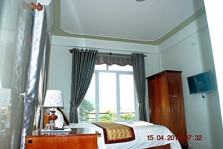 Quadruple Room with Mountain View