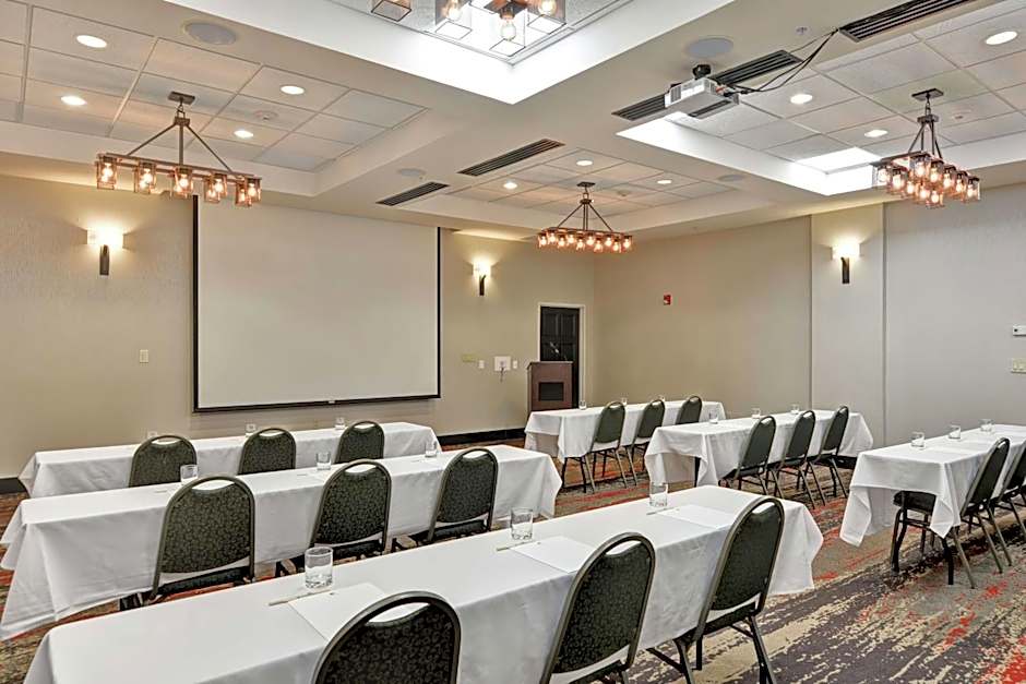 DoubleTree by Hilton Hattiesburg