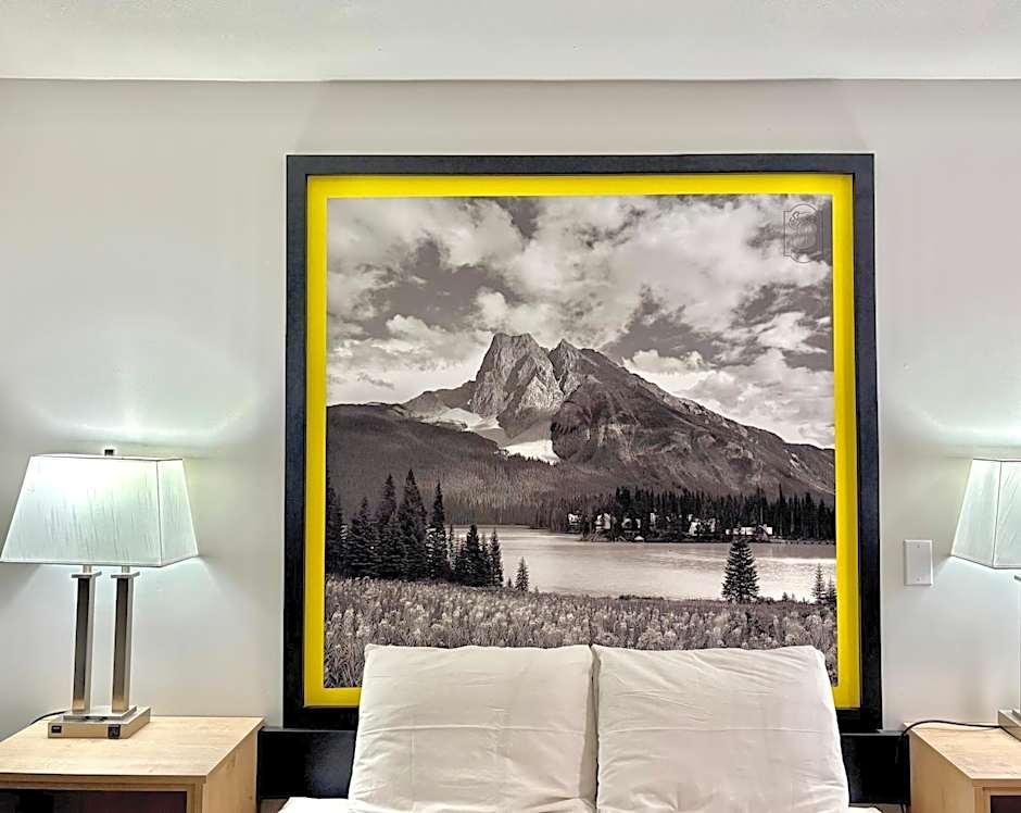 Super 8 by Wyndham Clearwater BC
