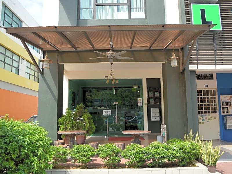 Putra One Avenue Hotel