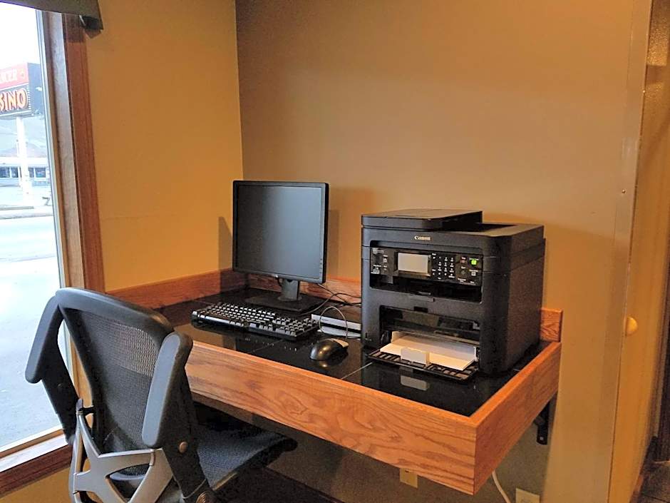 RiverTree Inn & Suites