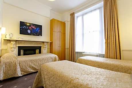 Triple Room with Bathroom