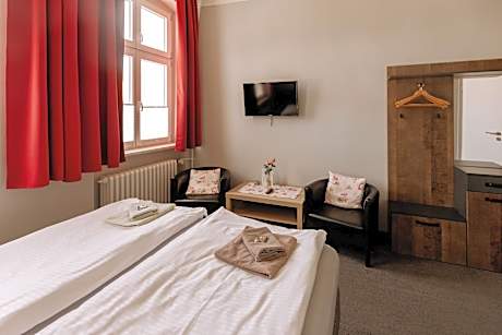 Doppelzimmer-Eigenes Badezimmer-Stadtblick