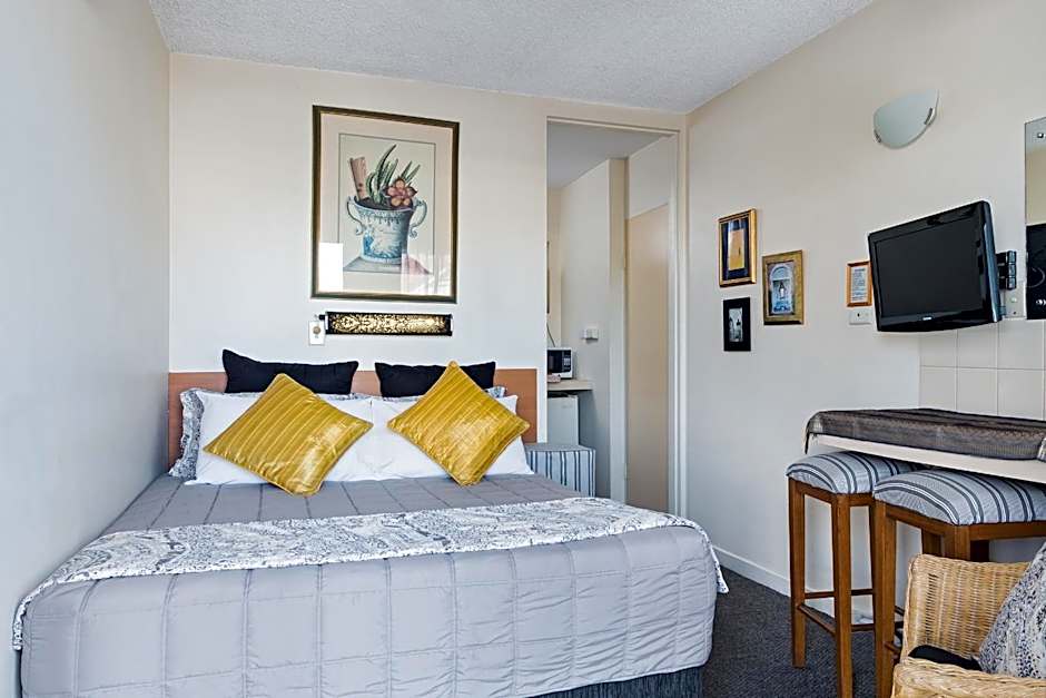 Airport Riverview Motel