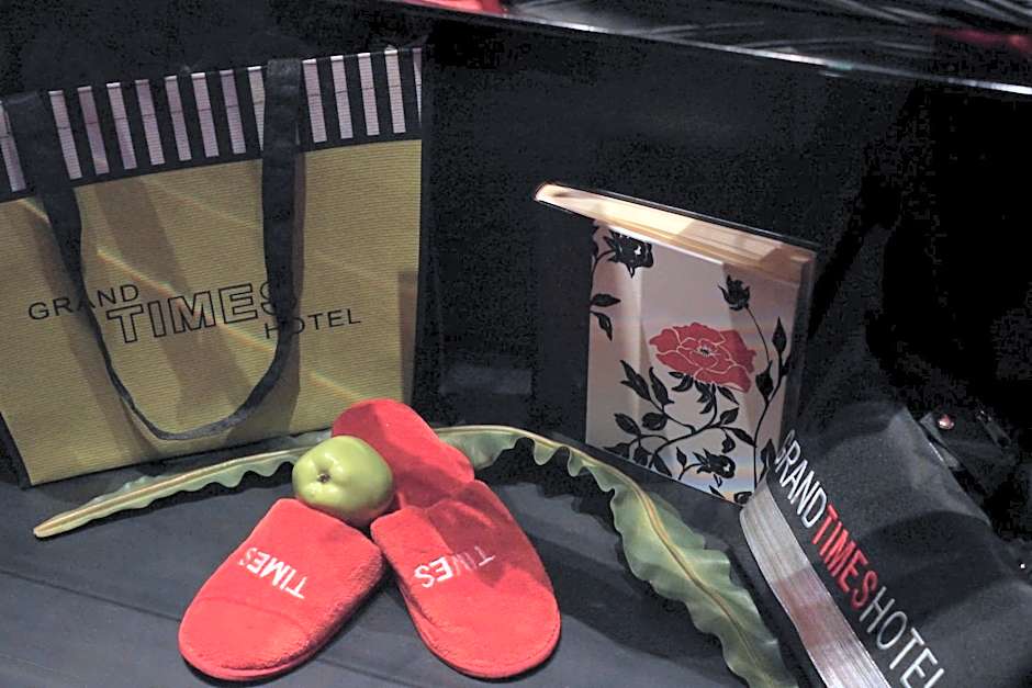 Grand Times Hotel Sherbrooke