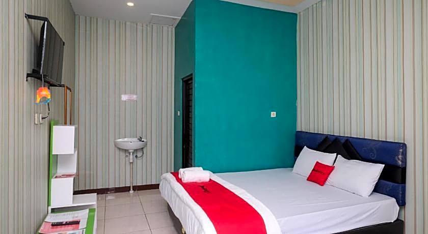 RedDoorz Syariah near Gardu Pandang Dieng