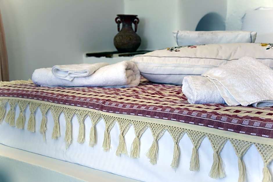 ELAIOLITHOS - Luxury Villa Suites - Adults Only