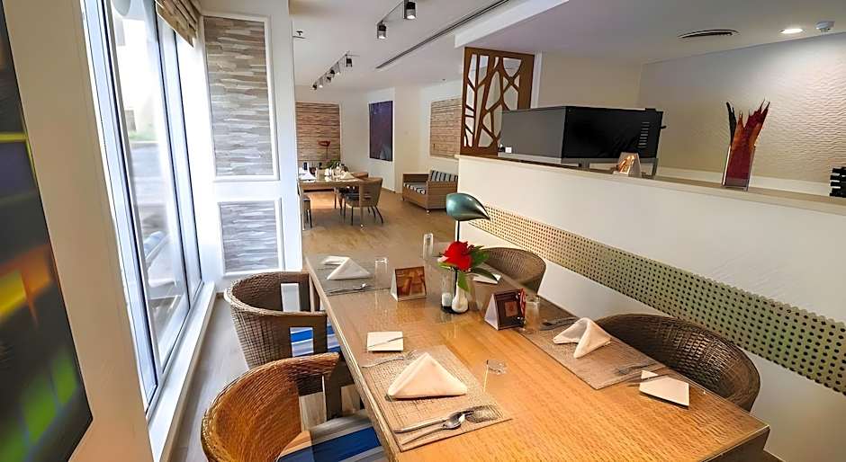 Gulf Suites Hotel Amwaj