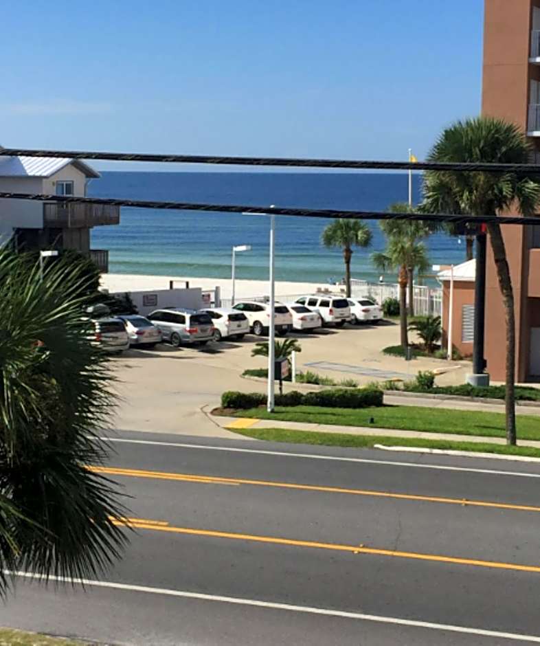 Beach Place Seconds to Beach 23