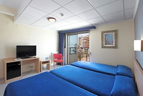 Double or Twin Room with Partial Sea View