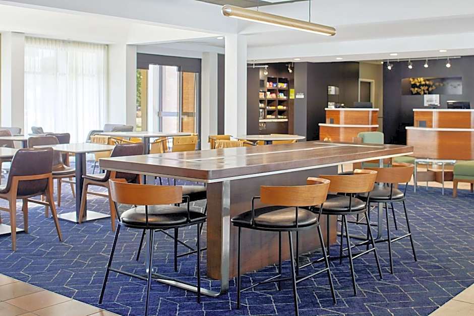 Courtyard by Marriott Memphis Airport