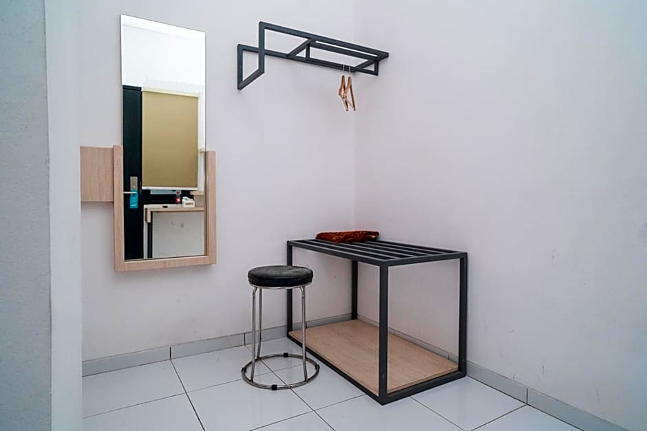 Sans Hotel FiFFa Premiere Malang