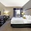 La Quinta Inn & Suites by Wyndham Detroit Metro Airport
