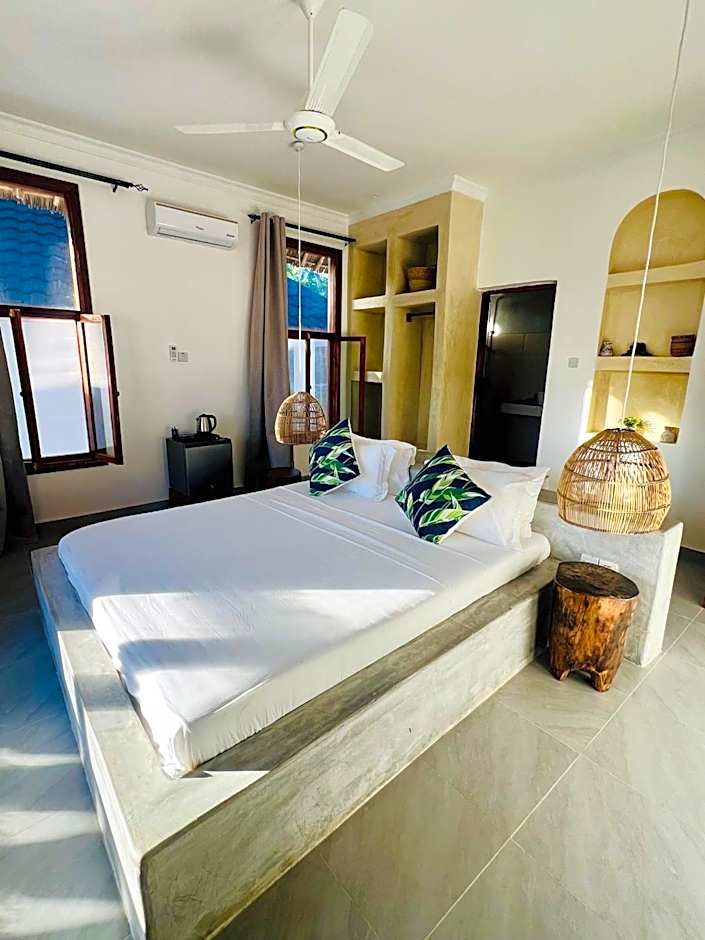 Mnana Beach Bungalows