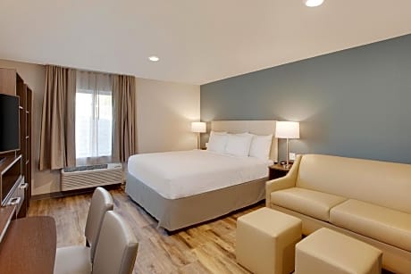 Deluxe Studio 1 King Bed Non-smoking