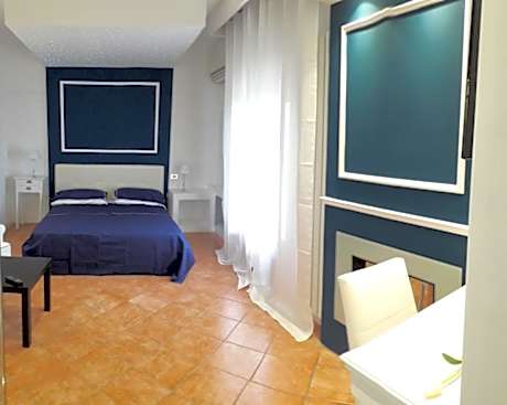 Deluxe Double Room with Shower