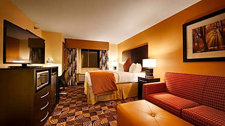 One-Bedroom King Suite with Sofa Bed - Non-Smoking