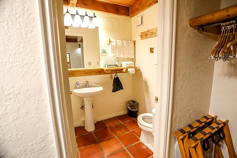 The Boulder Creek Lodge