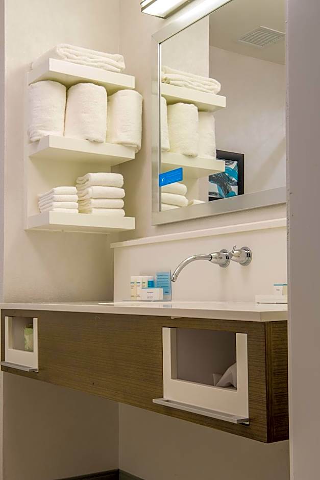 Hampton Inn & Suites Dallas-The Colony