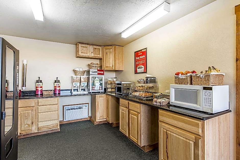 Econo Lodge Inn & Suites Kalispell - Glacier National Park Gateway