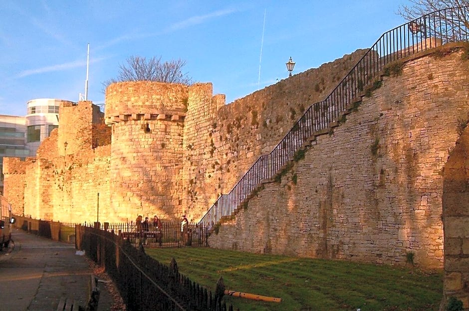 Freemantle Solent Lodge