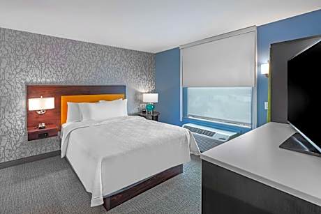 One-Bedroom Queen Suite - Non-Smoking