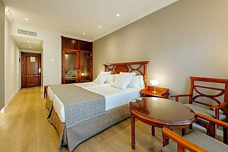 PLAZA VIEW ROOM FOR SINGLE USE