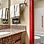 Econo Lodge Inn & Suites Forest