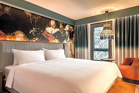 Club Room, 1 King Bed (1 King Bed)