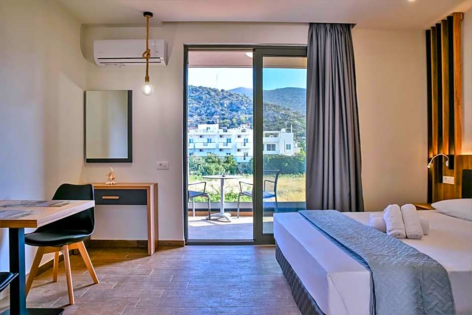 Del Mar 'Adults Only'